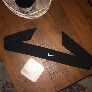 Black nike tie headband
